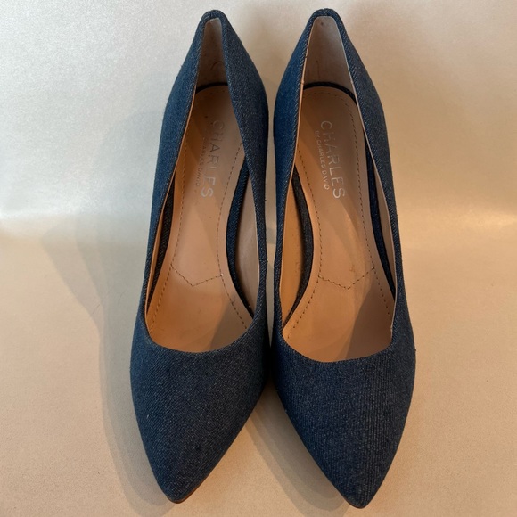 Charles by Charles David Blue Denim Heels Size 6.5 - Picture 2 of 9
